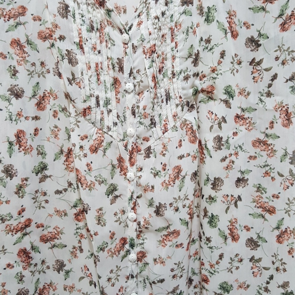 🛍 Sheer Floral Blouse - Picture 3 of 4